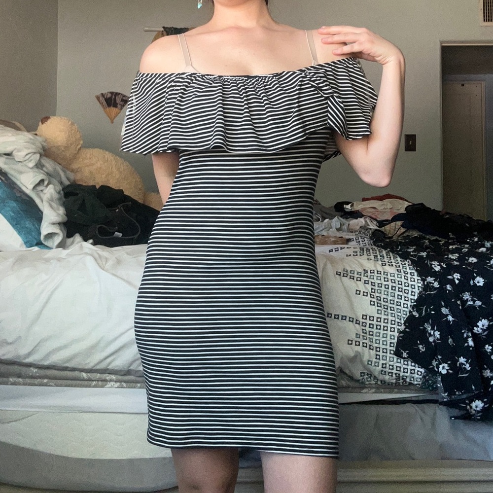 Black and white striped body con dress🦓🤍🖤